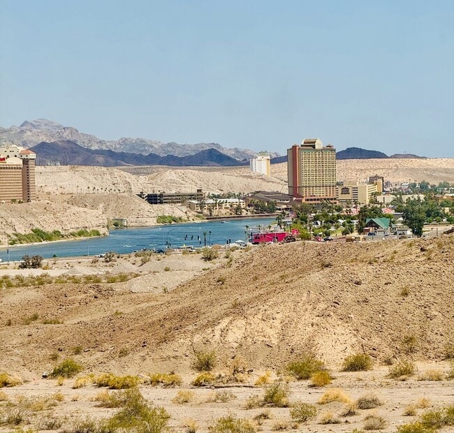 Building Photo - 3-Bedroom Condo with Spectacular Views in Riverview Bluffs