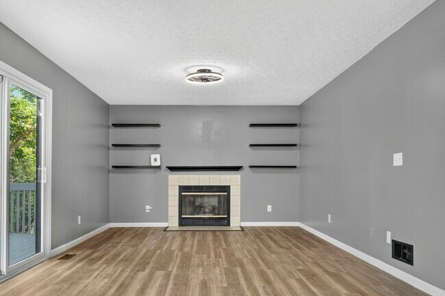 Building Photo - 8472 Kingsley Dr