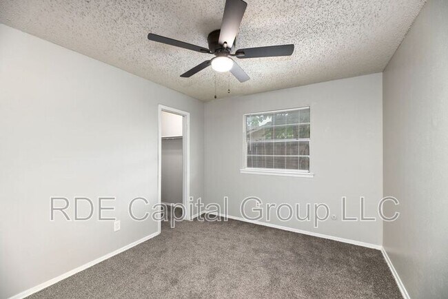 Building Photo - 8013 Emerald Hills Way