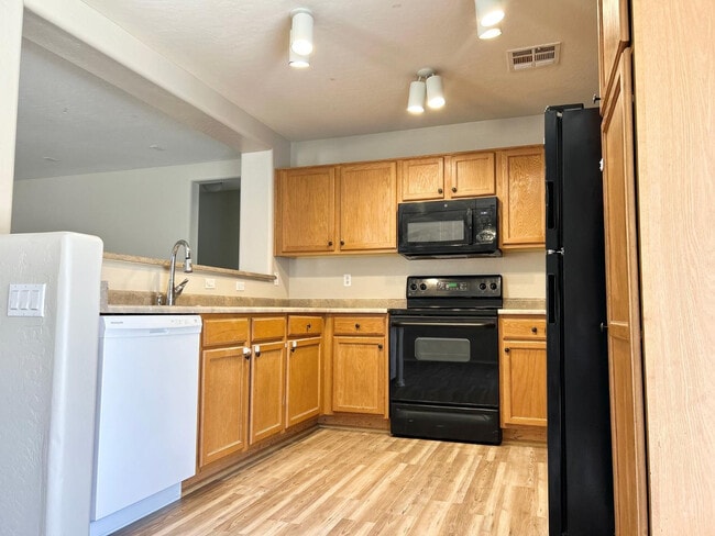 Building Photo - 2547 E San Manuel Rd