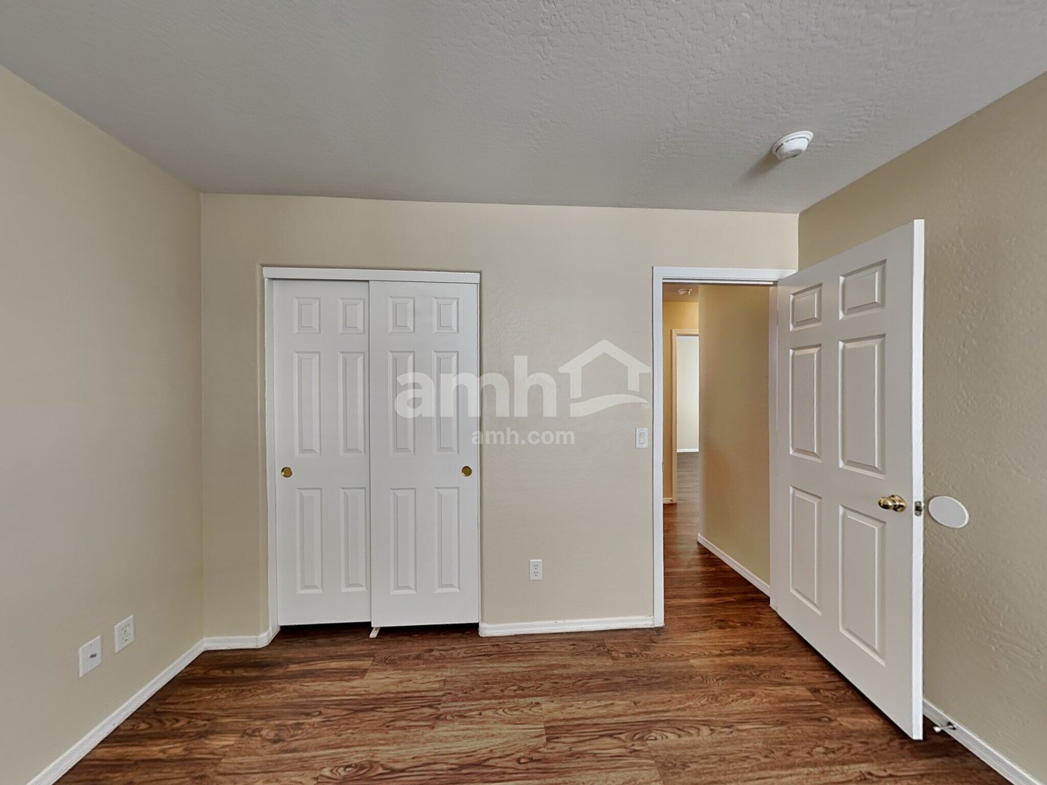 Building Photo - 23410 W Mohave St