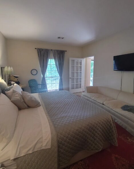 Building Photo - 3071 Lenox Rd NE