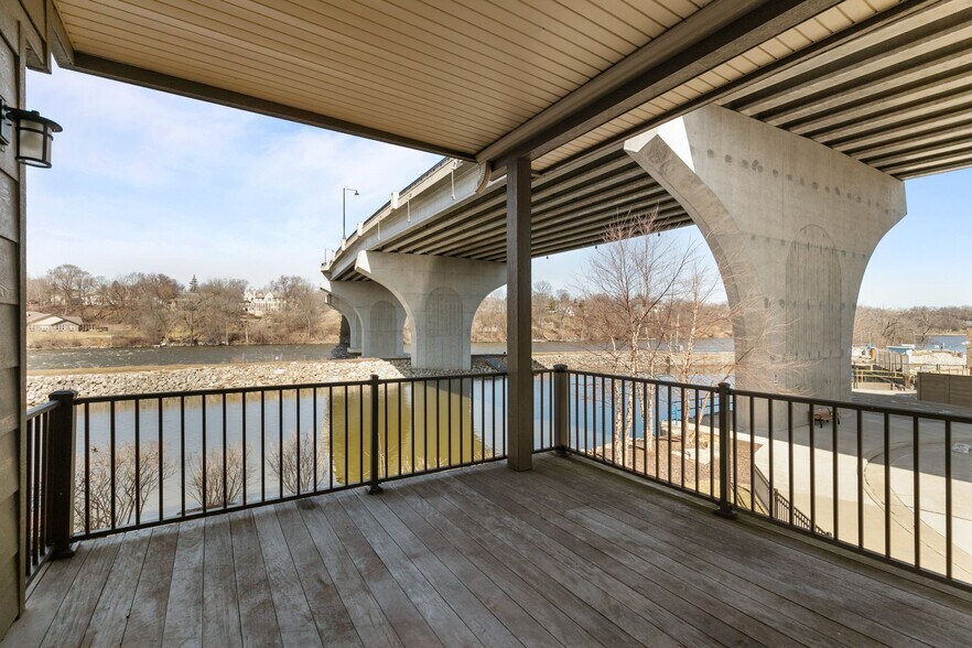 Building Photo - 1141 E Banta Ct