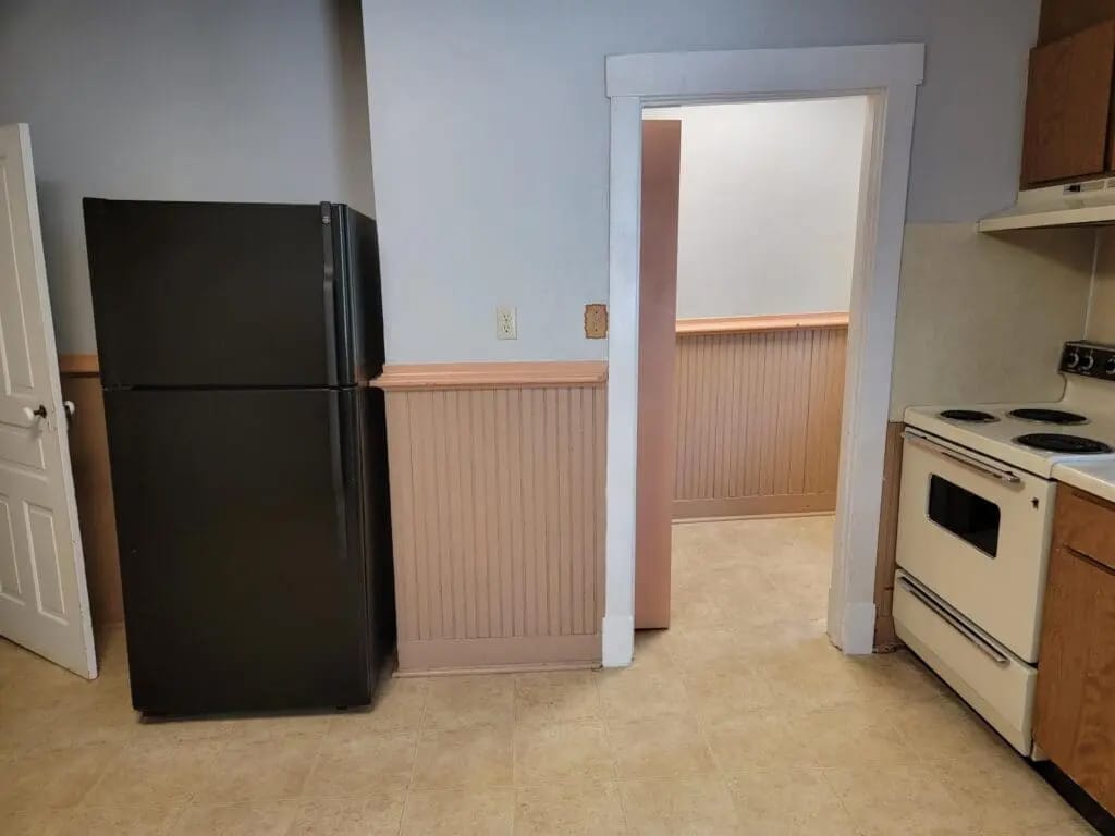 Building Photo - 390 N Clay Rd