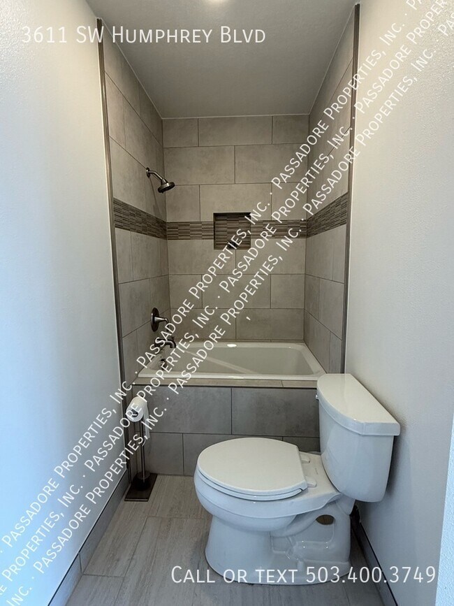 Building Photo - 3611 SW Humphrey Blvd