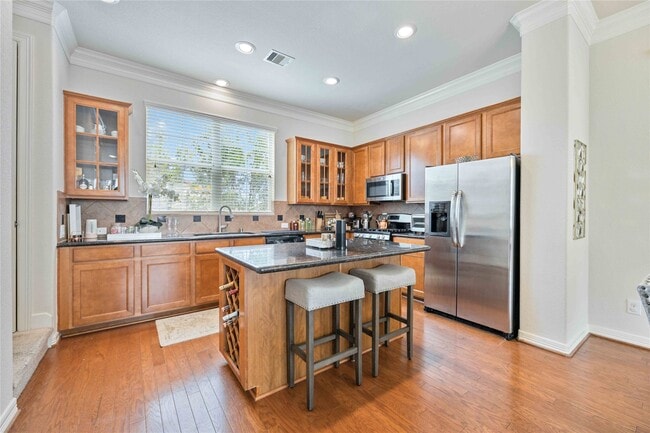 Building Photo - 3214 Clearview Cir