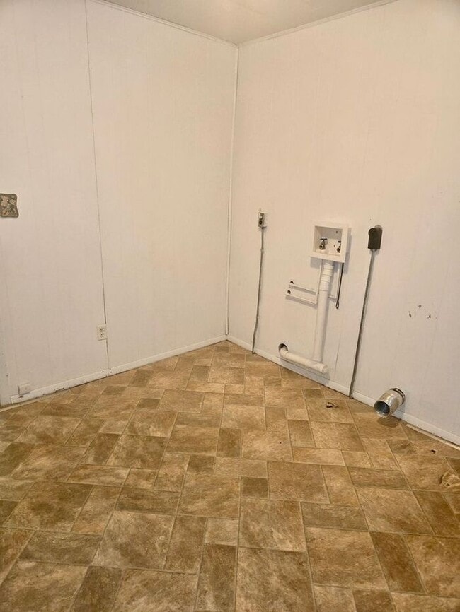 Building Photo - 2 bedroom home in Niles!!