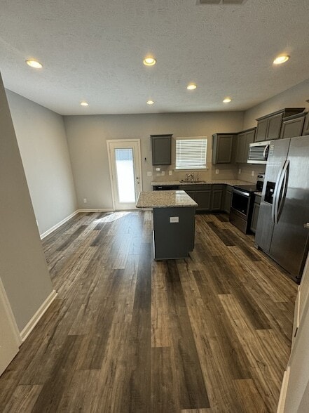 Building Photo - 3727 Selina Dr