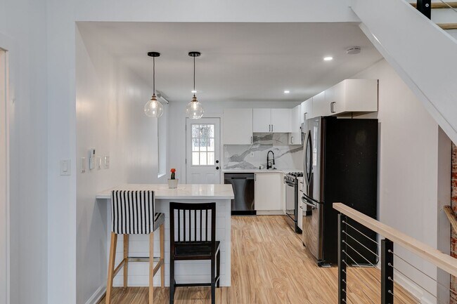 Building Photo - Brand New Modern Apartment Brewerytown