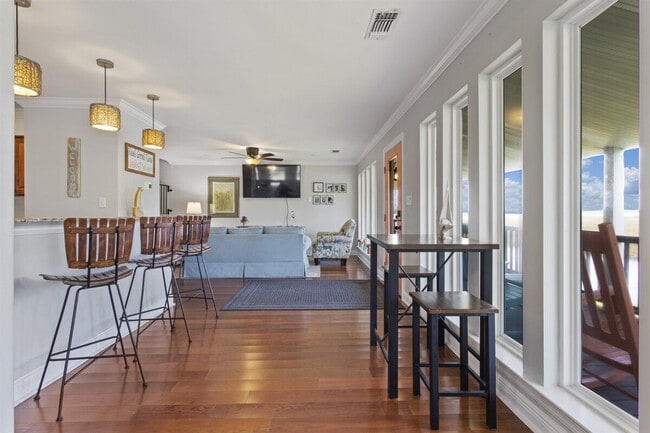 Building Photo - 1317 Beards Cove Dr