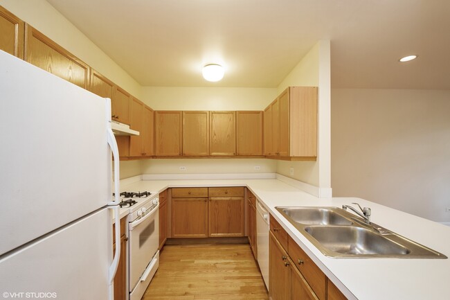 Building Photo - 1550 W Jackson Blvd