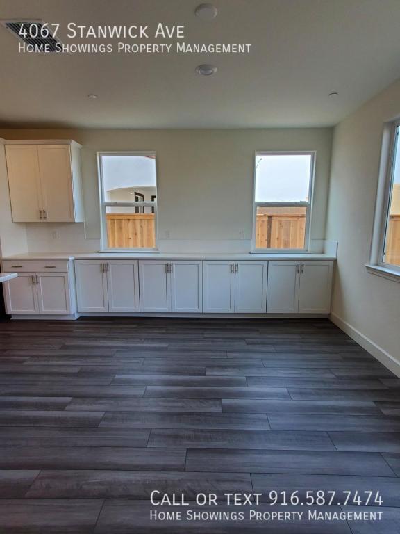 Building Photo - 4067 Stanwick Ave