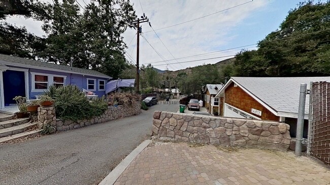 Building Photo - Adorable 2Bd 2Ba Home in Silverado Canyon