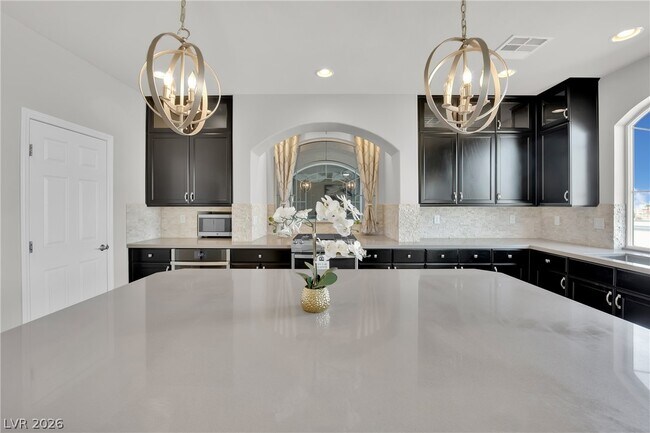 Building Photo - 9770 Hawk Crest St