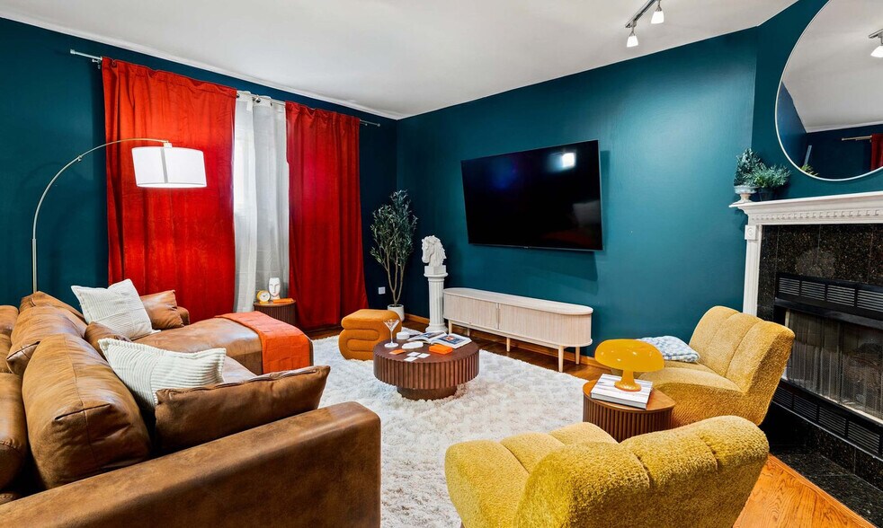 Building Photo - 1418 N Talman Ave