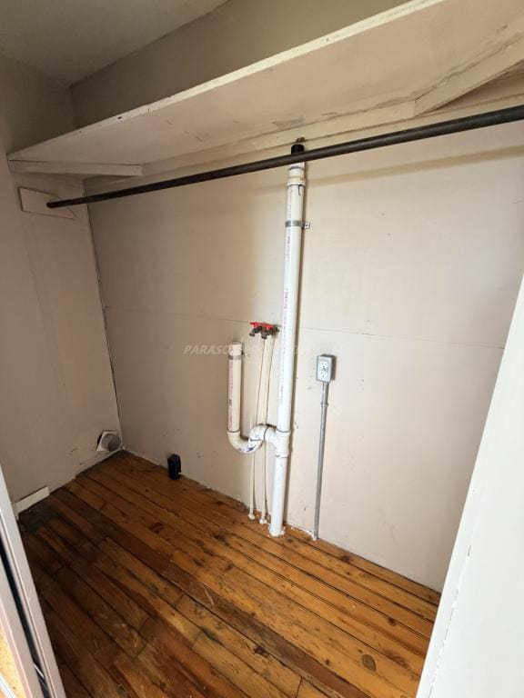 Building Photo - 910 W Linden St