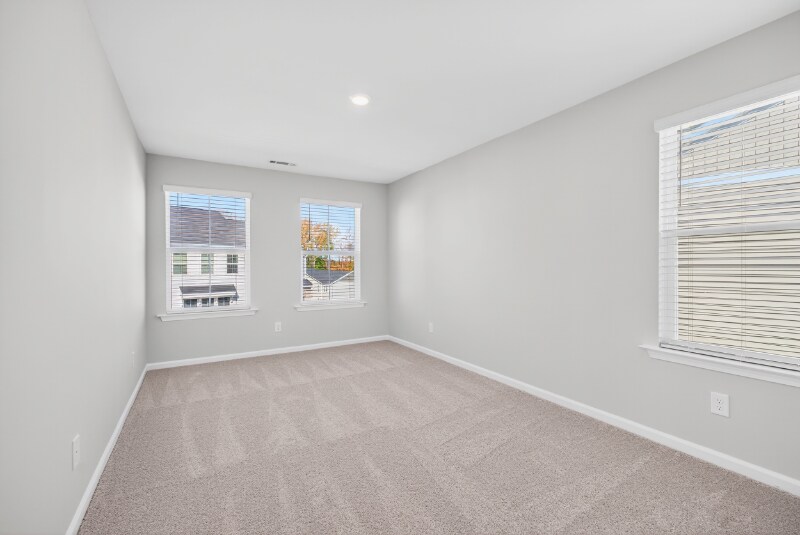 Building Photo - 315 Chesapeake Cmns St