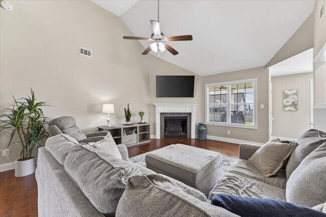 Building Photo - 1044 Charles Thomas Dr