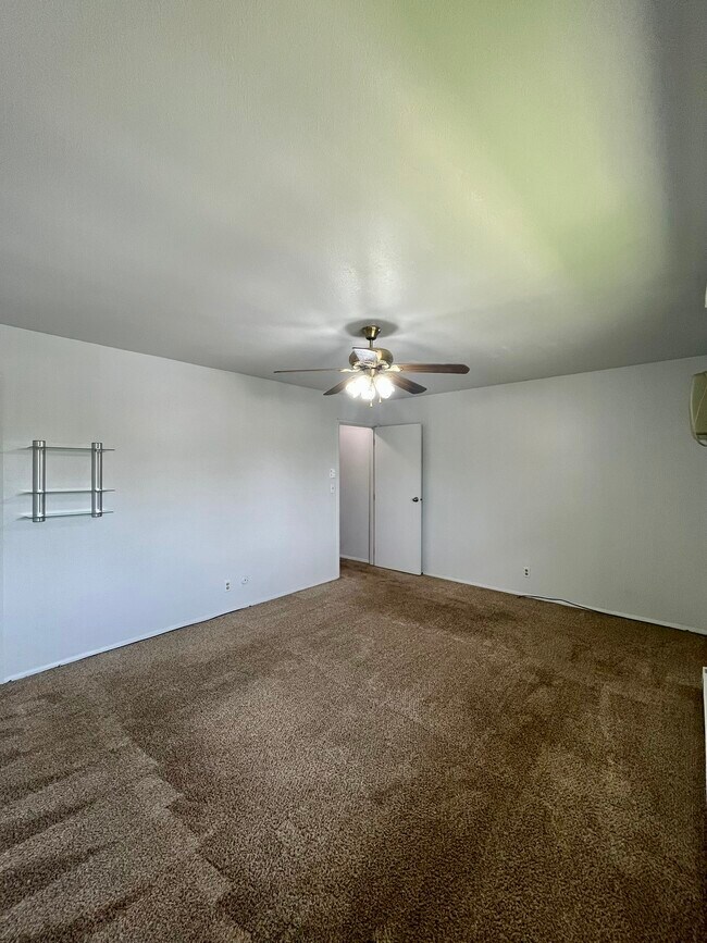 Building Photo - 765 N Macomb St