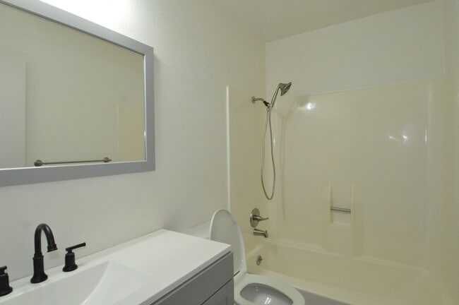 Building Photo - Great single level home in Anderson Mill. ...