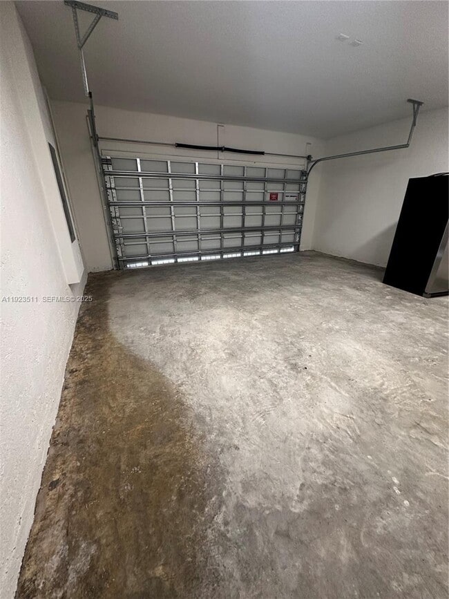 Building Photo - 2288 SE 30th St