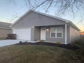 Building Photo - Great new construction fully furnished and...