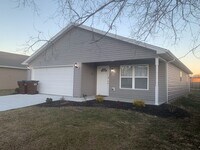 Building Photo - Great new construction fully furnished and...