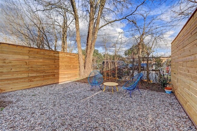 Building Photo - 6161 Culberson St