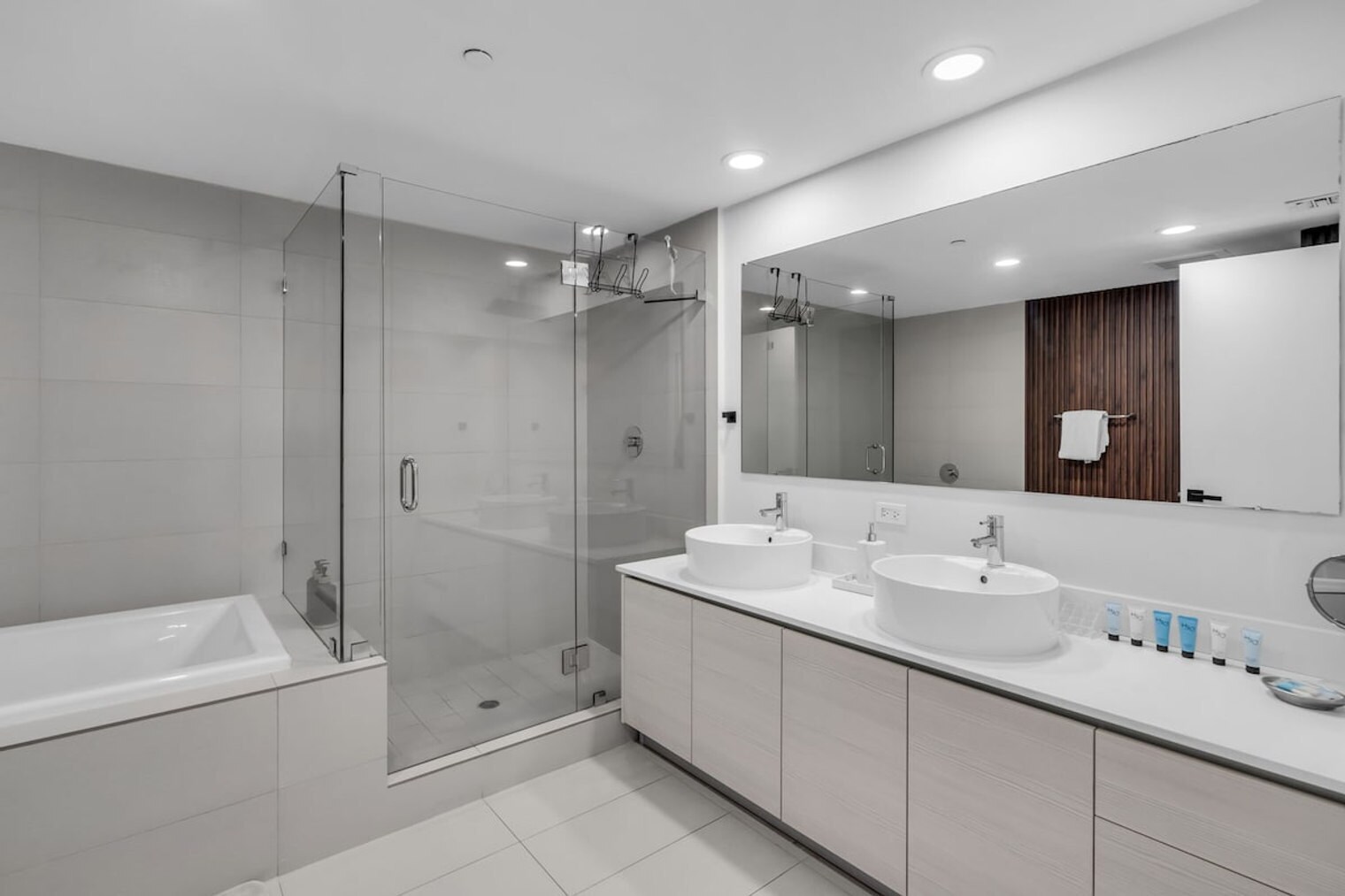 Building Photo - 2600 FL-858