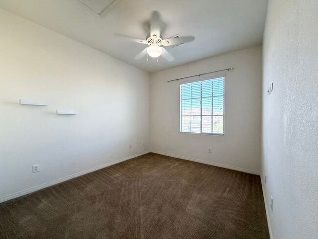 Building Photo - BEAUTIFUL 2 STORY TOWN HOUSE IN GATED COMMUNITY