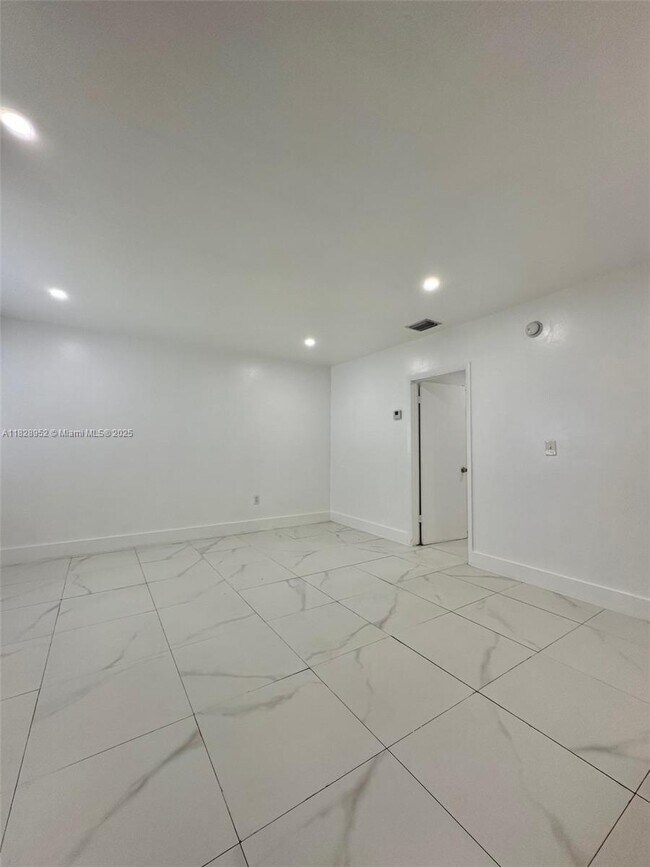 Building Photo - 62 NE 78th St