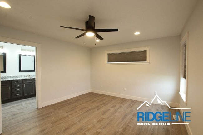 Building Photo - Newer Built Townhome Ready for Lease!