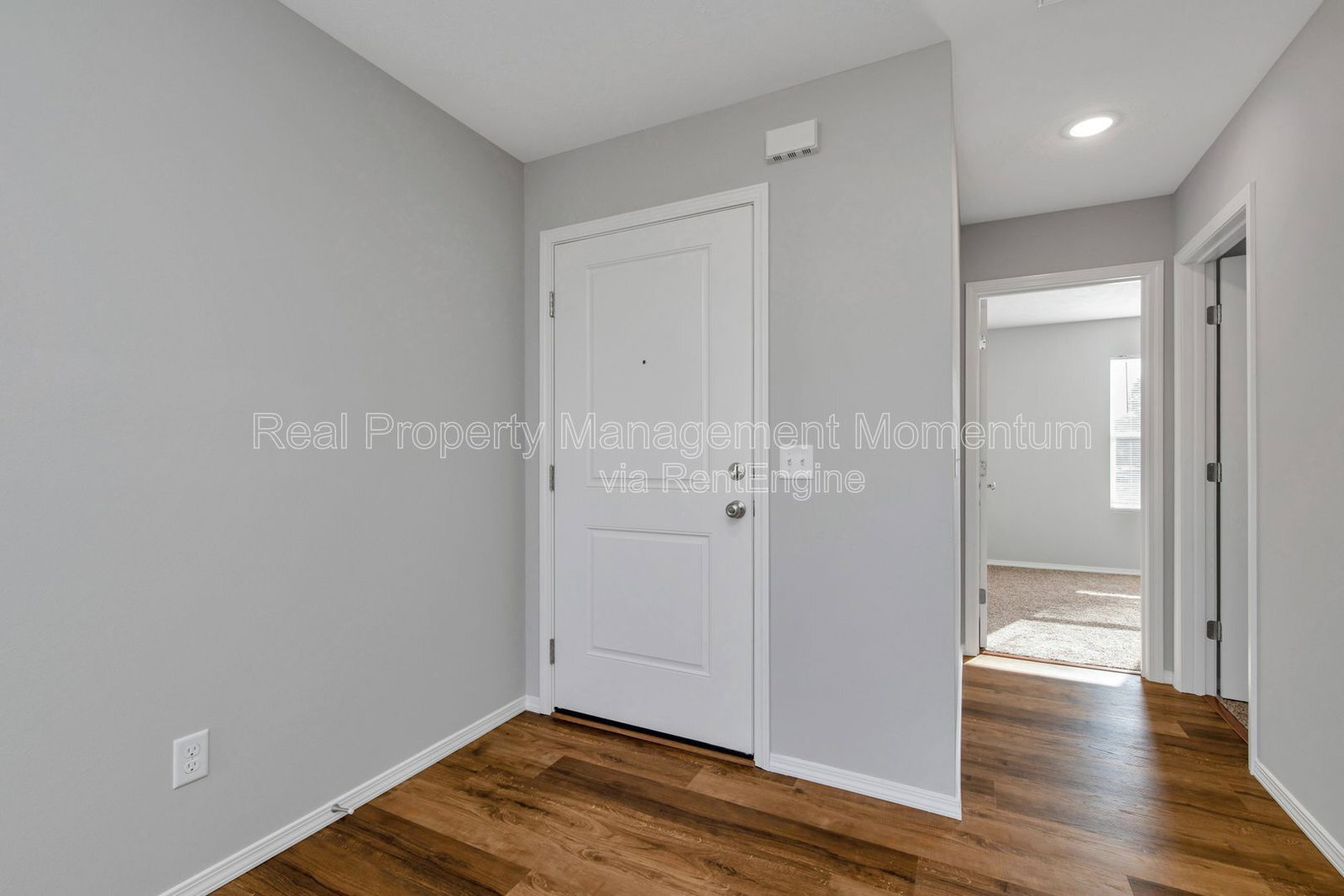 Building Photo - 971 S Genevieve Ave