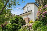 Building Photo - 3 bedroom in Seattle WA 98115