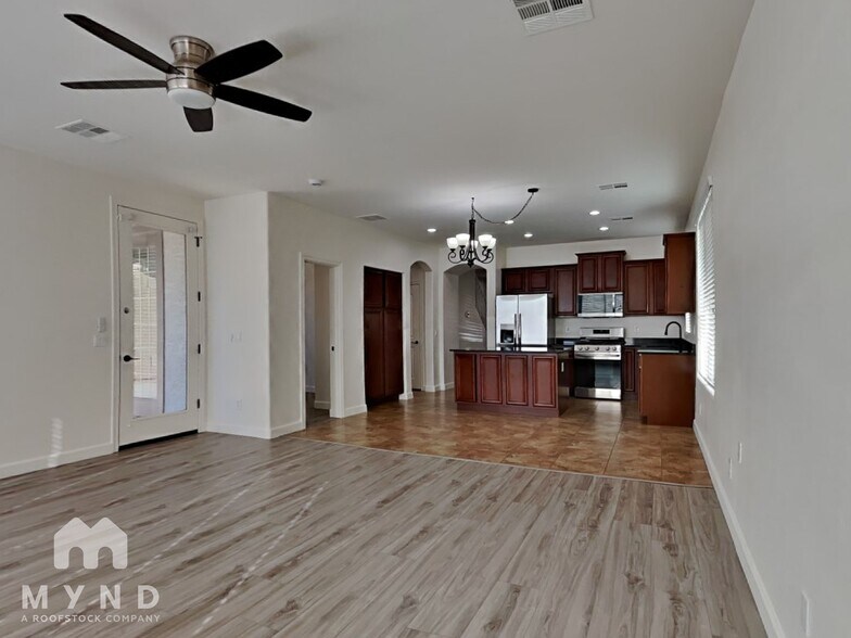 Building Photo - 14535 W Port Royale Ln