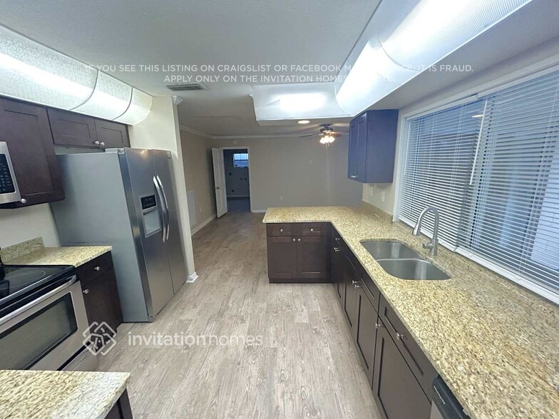 Building Photo - 4407 Orangewood Loop E