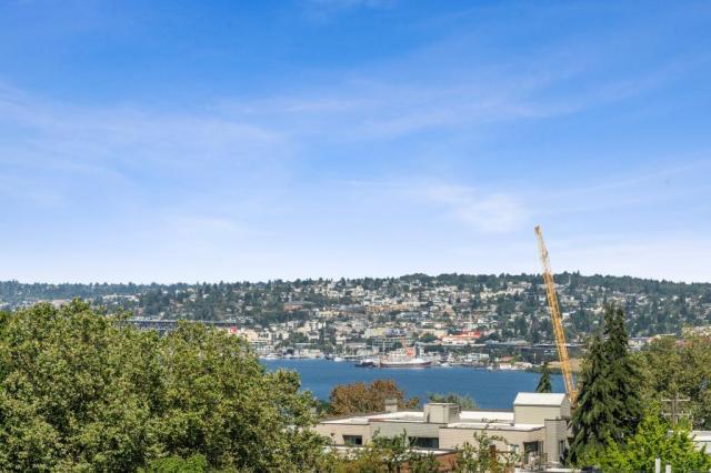 Building Photo - 1 bedroom in Seattle WA 98102