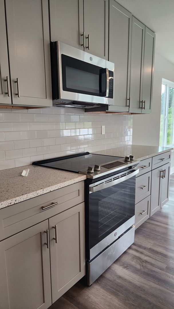 Building Photo - 3 Bedroom, 2.5 Bathroom + DEN in Yelm Cree...
