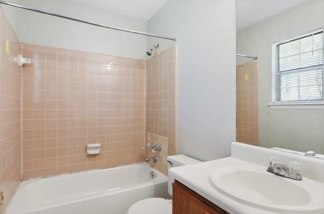 Building Photo - 3 bed 2 bath in Decatur! ***Enjoy $250 off your first month’s rent***