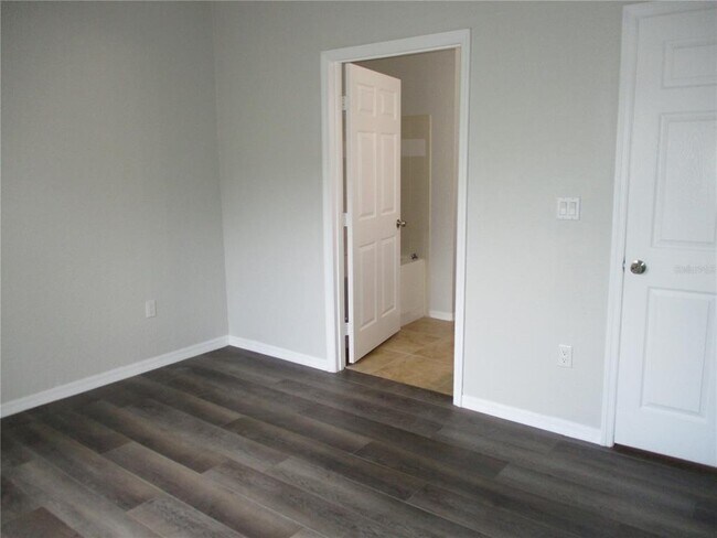 Building Photo - 6055 Westgate Dr