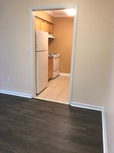 Kitchen - 1150 Collier Rd NW