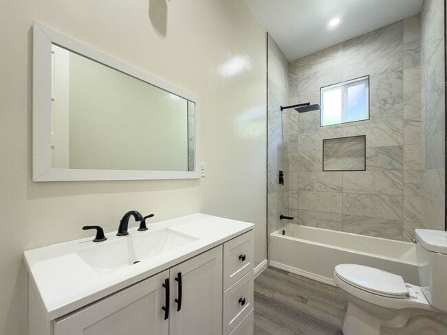 Building Photo - Newly Remodeled 2BR ADU in Mission Hills!