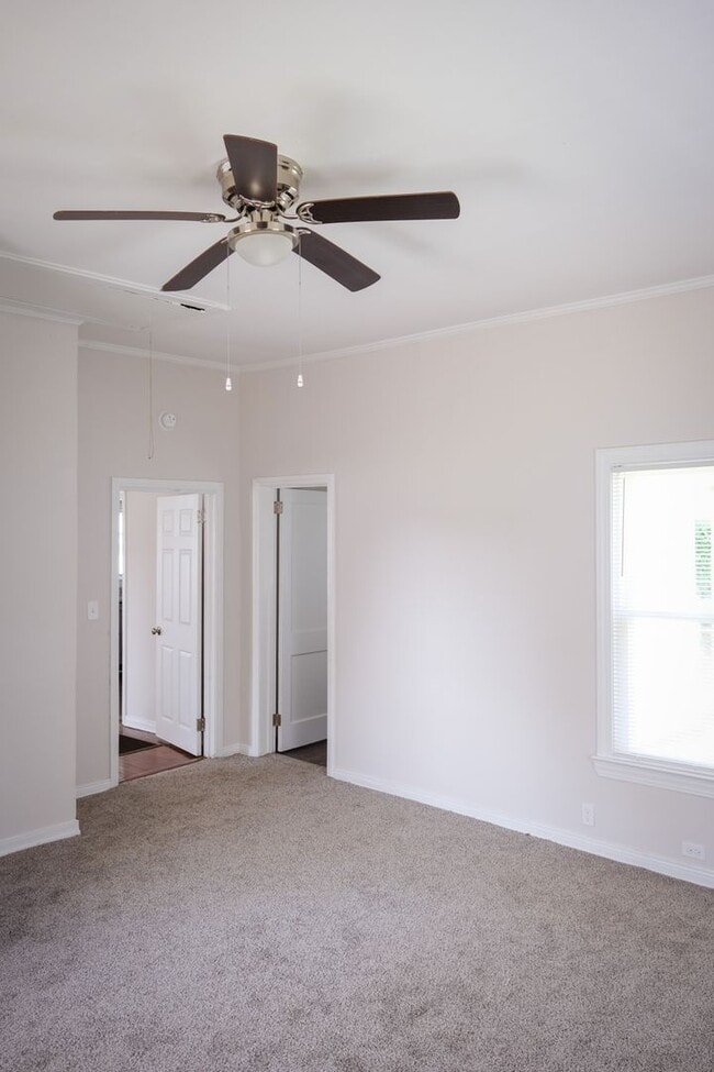 Building Photo - 7 Welch St