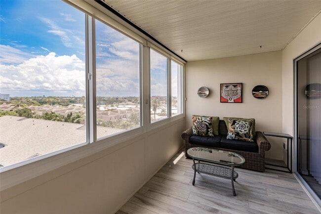 Building Photo - 1055 W Peppertree Dr