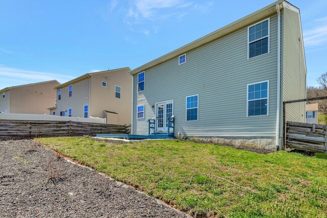 Building Photo - 2576 Jordan Ridge Dr