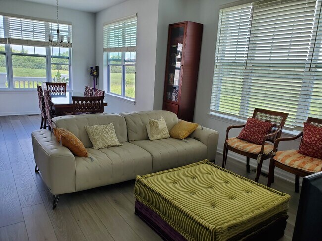 Building Photo - 300 Timberleaf Cir