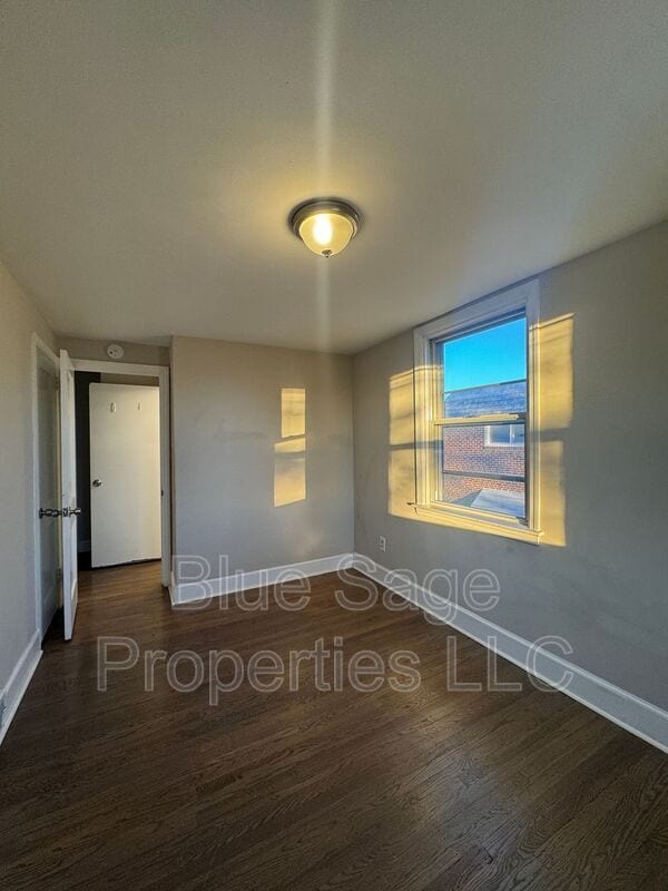 Building Photo - 279 Westpark Ln