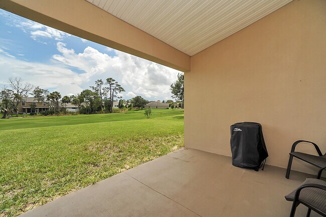 Building Photo - 553 Hollow Glen Dr