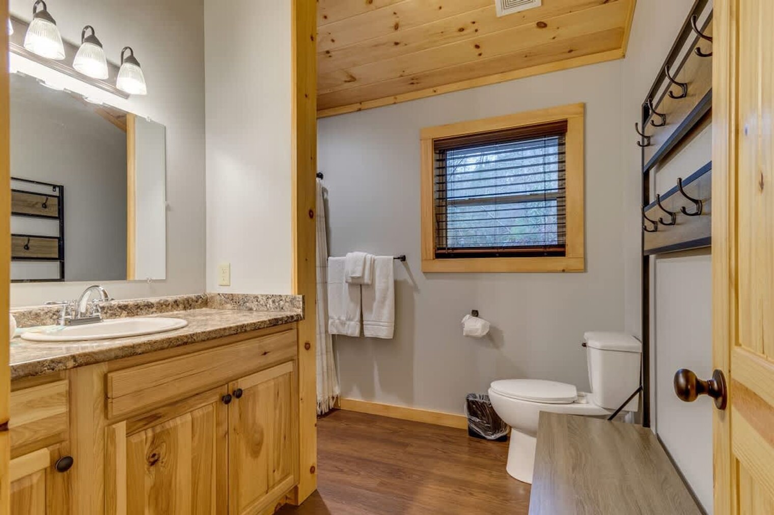 Building Photo - 5151 Riversong Way