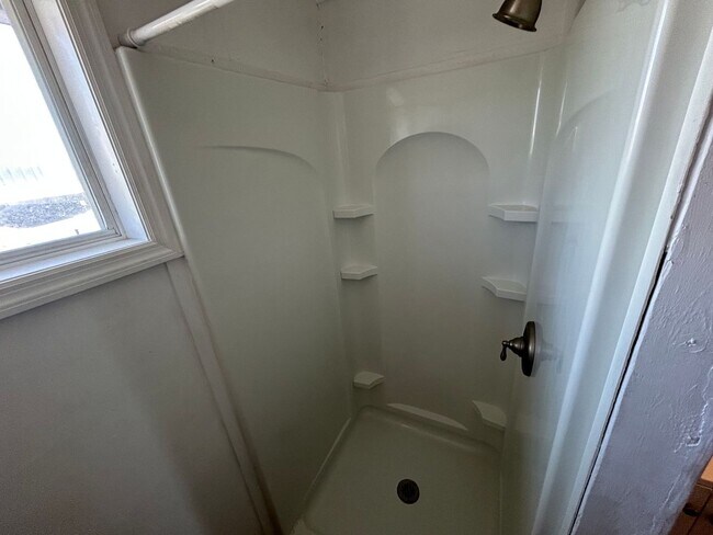 Building Photo - 218 Segur Ave